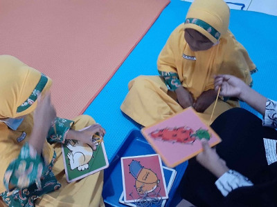 Kegiatan Kelas Sentra Seni