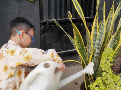 Kegiatan Kelas Sentra Bahan Alam